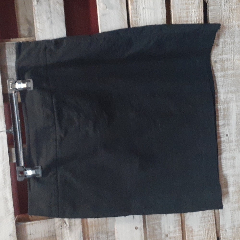 Ann Taylor Loft casual black skirt. Size 12